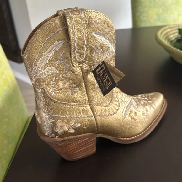 The Primrose Cowboy short ankle boots by Dingo - Picture 1 of 3